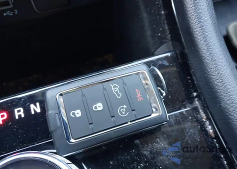 2021 Jeep Grand Cherokee L Limited 4X4 z USA, uszkodzony, nr VIN 1C4RJKBG6M8124940